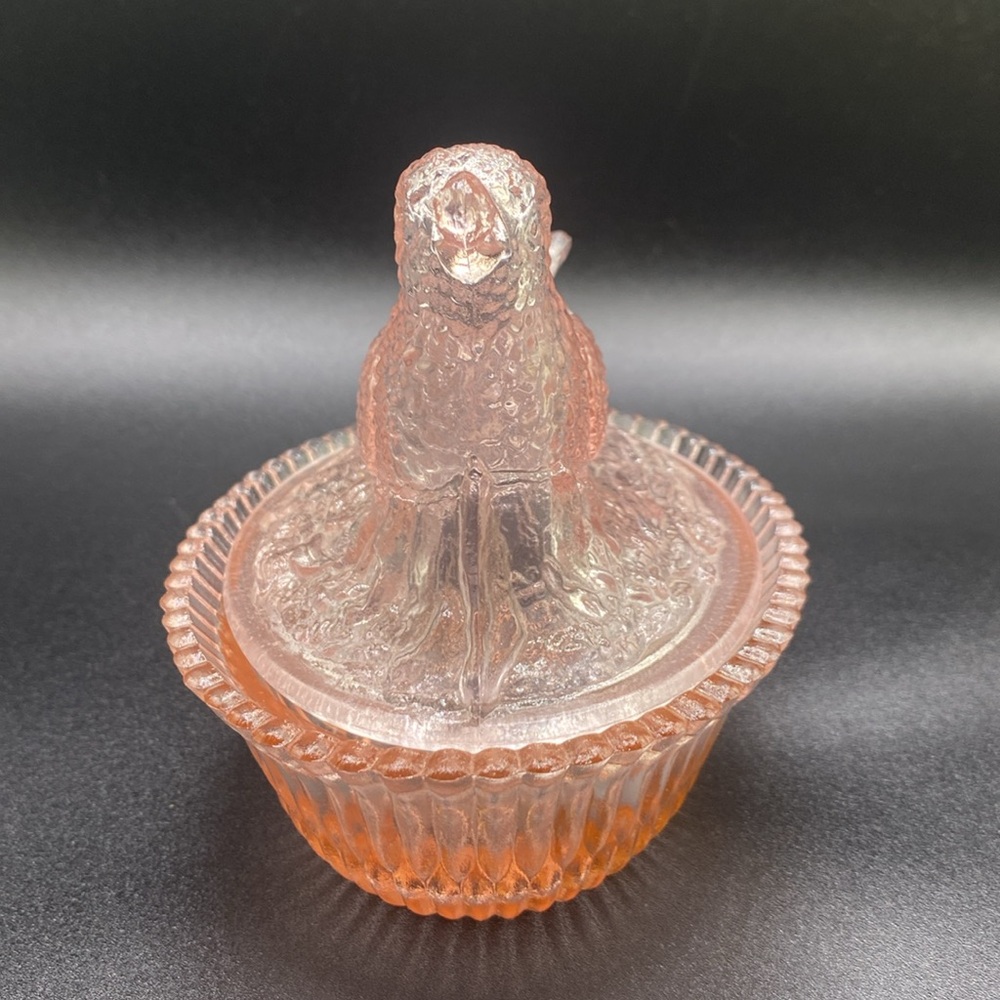 BOYD GLASS ROBIN ON NEST with BERRY LIGHT ROSE - Picture 3 of 13